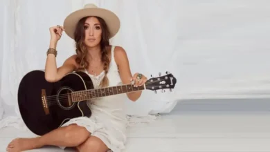 What Does Harleymoon Kemp Do for a Living